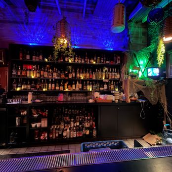 The Lagoon - The bar - Tiki Bars Near Me - Long Beach, California