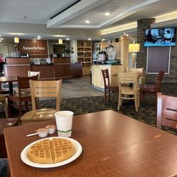 AmericInn by Wyndham DeWitt - Lobby