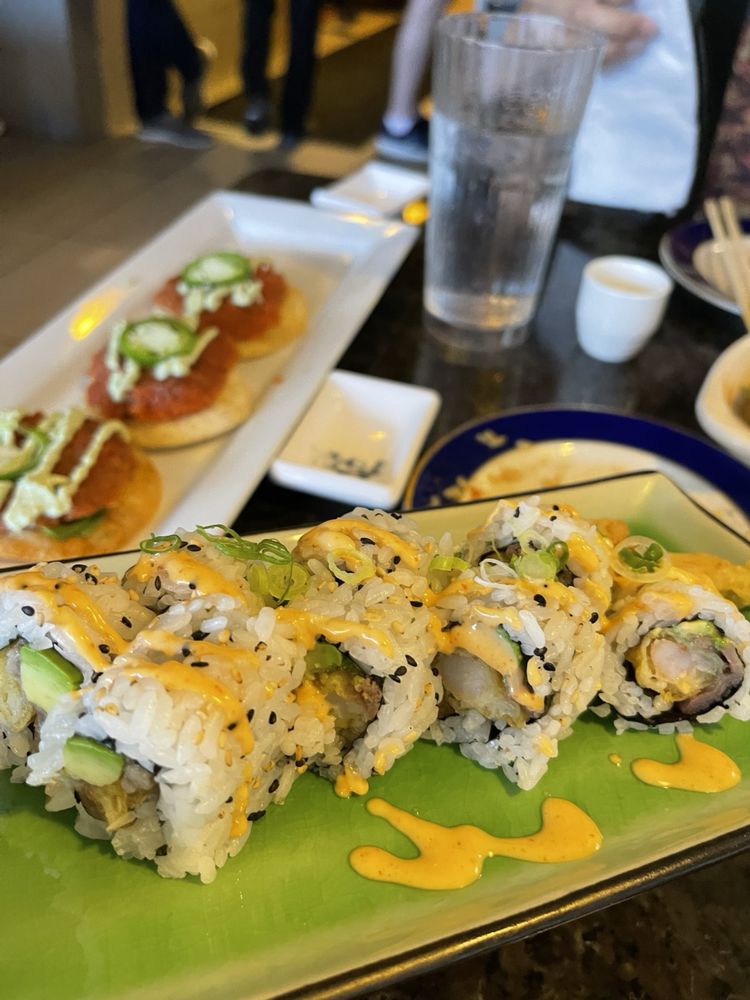 Sushi Lola's