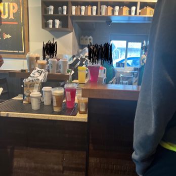 Starbucks - Pick up counter - Coffee & Tea Near Me - D'Iberville, Mississippi