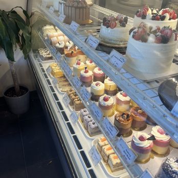 Bakery 101 - Cakes - Bakeries Near Me - Santa Ana, California