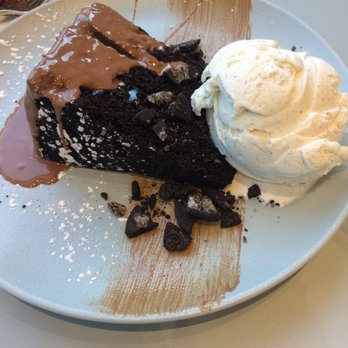 Demetres Downtown Markham - Desserts Near Me - Markham, Ontario