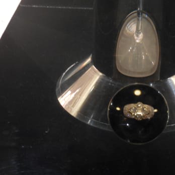 Harrods - The engagement ring Dodi was going to give to Diana. - Department Stores Near Me - London, XGL