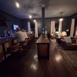 Birch Lodge & Motel - Bar