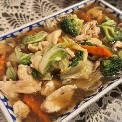 Ann's Thai Kitchen - Mixed Vegetables with Chicken