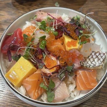 Mills Alley - Bars chirashi Bowl - Japanese Near Me - Pasadena, California