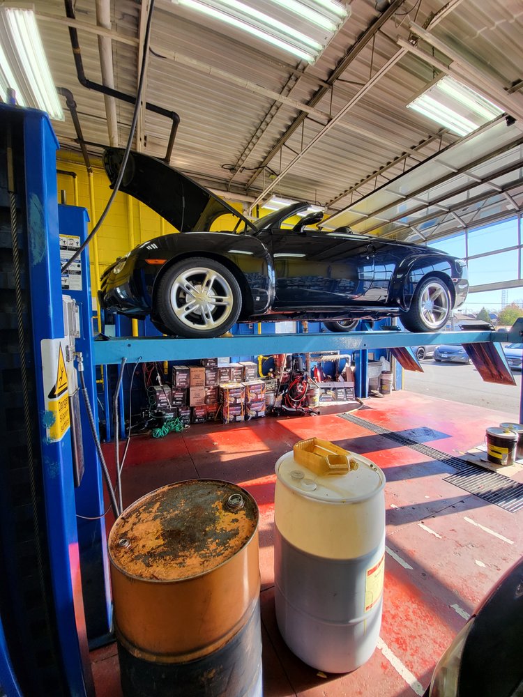 ZOOM OIL CHANGE Updated September 2024 1723 Victoria Park Avenue