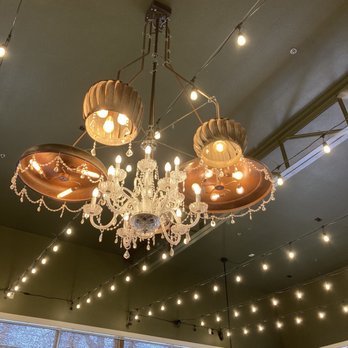 Plowman's Kitchen - Beautiful - American Near Me - Taylor, Texas