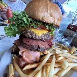 Diamond Lake Junction Cafe & Quick Mart - The iconic big ugly