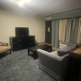DoubleTree by Hilton - Living room - Hotels Near Me - Orlando, Florida DoubleTree by Hilton - Living room - Hotels Near Me - Orlando, Florida