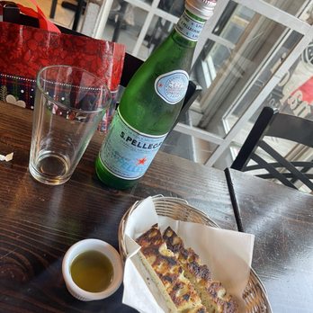 Trattoria Napoli - Starter bread - Pizza Near Me - Union City, New Jersey Trattoria Napoli - Starter bread - Pizza Near Me - Union City, New Jersey