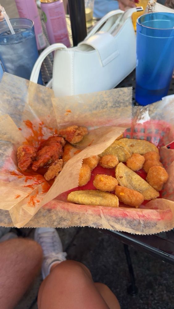 Social spots from Pub II