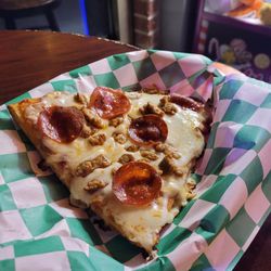 Shamrocks Pub & Grub - All meat pizza