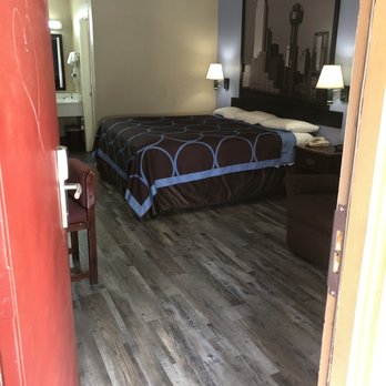 Super 8 by Wyndham Mt. Pleasant TX - Walking in 204 - Hotels Near Me - Mt Pleasant, Texas Super 8 by Wyndham Mt. Pleasant TX - Walking in 204 - Hotels Near Me - Mt Pleasant, Texas
