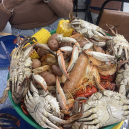 Sit in dining, crabs, crawfish, shrimp specials Sit in dining, crabs, crawfish, shrimp specials