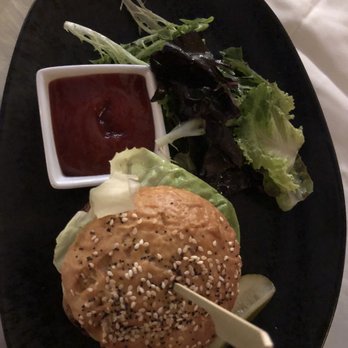 Nine-Ten - Burger with gluten free bun - Bars Near Me - La Jolla, California