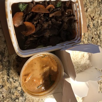 Thai Noodles Cafe - Basil leaves with beef and Pa-Nang Curry with Jasmine rice - Thai Near Me - Libertyville, Illinois