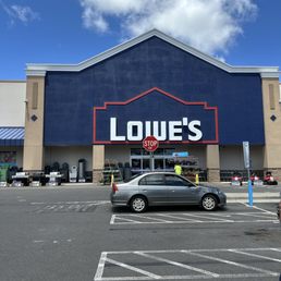 Exterior photo of Lowe's Home Improvement - Honolulu, Hawaii Exterior photo of Lowe's Home Improvement - Honolulu, Hawaii