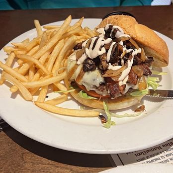 Changing Times - Steak House Burger - American Near Me - Bay Shore, New York