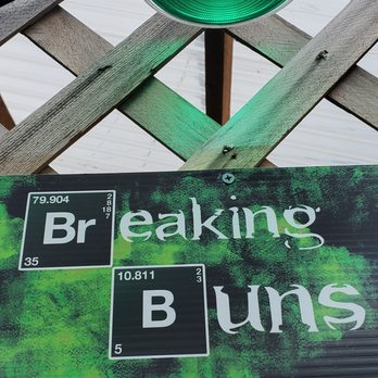 Breaking Buns - luminescence - Food Trucks Near Me - Portland, Oregon