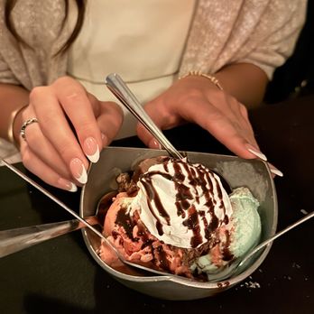 Mama's On the Hill - Italian Near Me - Saint Louis, Missouri