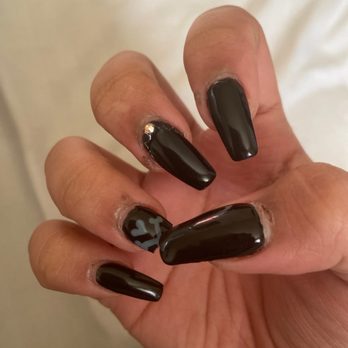 K3 Nails N Spa - nail broke without even a week passed. thumb was the bleeding "cuticle" which is now scabbed. - Nail Salons Near Me - San Jose, California K3 Nails N Spa - nail broke without even a week passed. thumb was the bleeding "cuticle" which is now scabbed. - Nail Salons Near Me - San Jose, California
