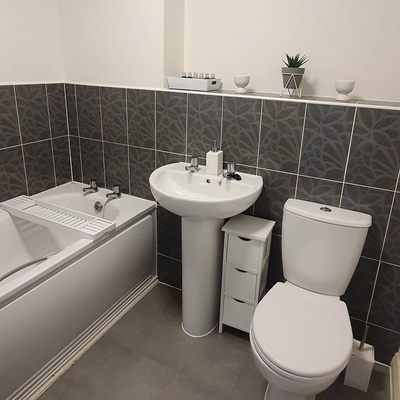 The Port Plumbing and Heating Logo