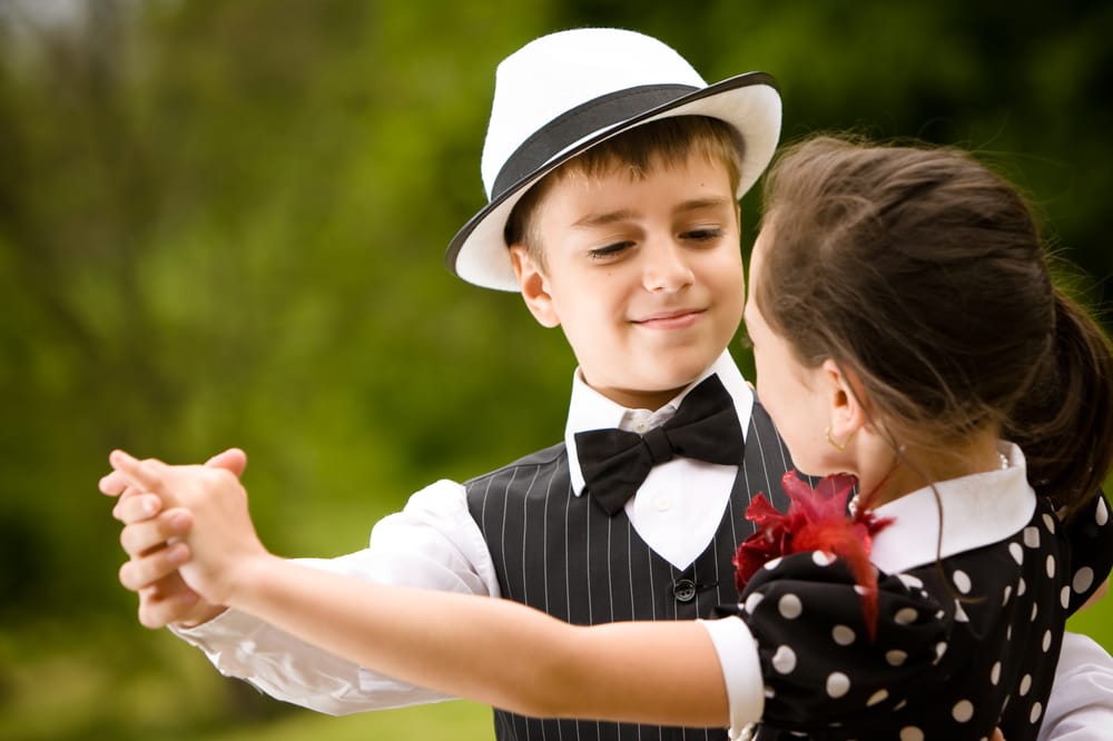 International Dance Studios Logo