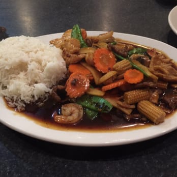 Thai Cafe - Three's Company Mild - Thai Near Me - Howell, Michigan