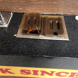 Nathans Famous - Gross unattended condiments