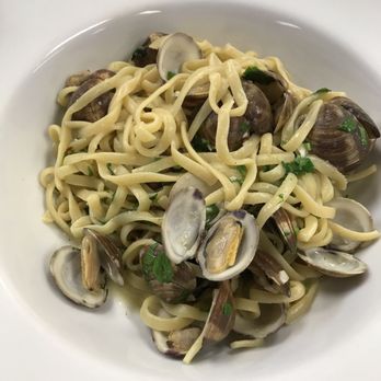 Spaghetto - Linguine with Clams - Italian Near Me - Davie, Florida Spaghetto - Linguine with Clams - Italian Near Me - Davie, Florida