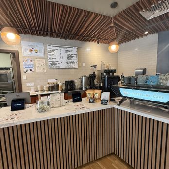 Shoreline Cafe - Cafes Near Me - Honolulu, Hawaii