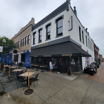 Oliver's Corner Bistro - Outdoor Cafe - Sandwiches Near Me - Macon, Georgia