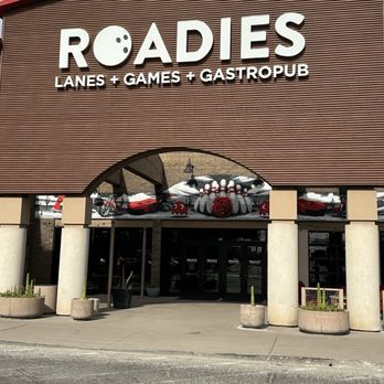 Roadies - Outside - Gastropubs Near Me - Tucson, Arizona