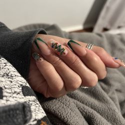 Neon Nails & Spa - Holiday Christmas nails