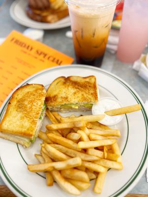 Boscos Diner by null