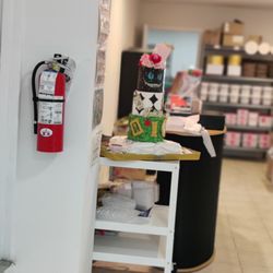 Kakes N Stuff - Inside the store