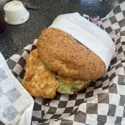 Boogie Woogie (grilled chicken sandwich) Boogie Woogie (grilled chicken sandwich)