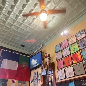 Short 'n' Sweet - ceiling fan in a restaurant - Ice Cream & Frozen Yogurt Near Me - Chatham, Massachusetts Short 'n' Sweet - ceiling fan in a restaurant - Ice Cream & Frozen Yogurt Near Me - Chatham, Massachusetts