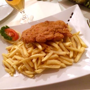 Christine Kager - cordon bleu vom schwein - Restaurants Near Me - Großsulz, 6