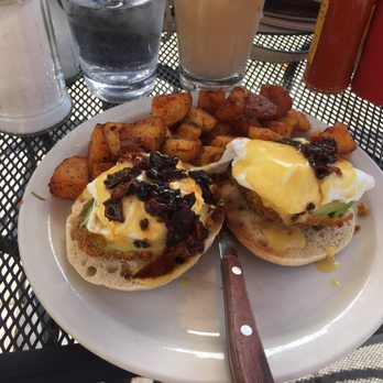 Toast Coffeehouse - The splendid Benedict - Coffee & Tea Near Me - Patchogue, New York