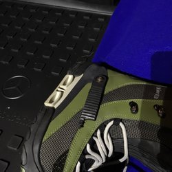 Hanger 94 - Broken straps on my Burton step-in binding snowboard boots - Hanger 94 helped me find spare parts.