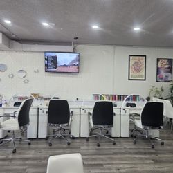 Top Nails - Manicure stations
