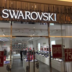 Swarovski - Entrance on Black Friday.