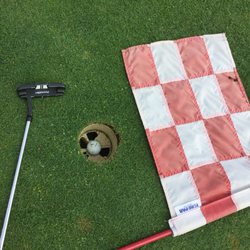 South Gate Par 3 Golf Course - 18th hole. One of the more intact flags.