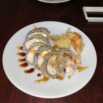 Daru Sushi - Salmon Tempura Roll - Sushi Bars Near Me - Bellflower, California Daru Sushi - Salmon Tempura Roll - Sushi Bars Near Me - Bellflower, California