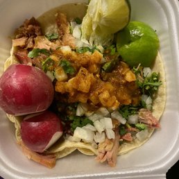 Taco de carnitas Taco de carnitas