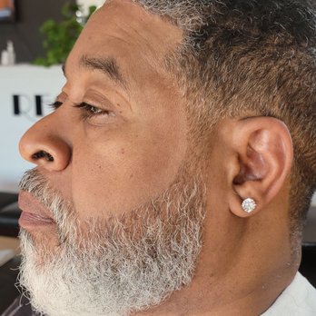 Reggie's Place - Hair Salons Near Me - Indianapolis, Indiana