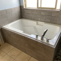 Riley's Carpet and Flooring - Master bath tile work