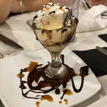 Savor Restaurant - Ice cream sundae - Seafood Near Me - Carmel, Indiana